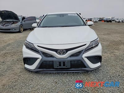 Piąte zdjęcie samochodu w środku: 2021 TOYOTA CAMRY SE VIN:4T1G11AK2MU567855 - miniatura