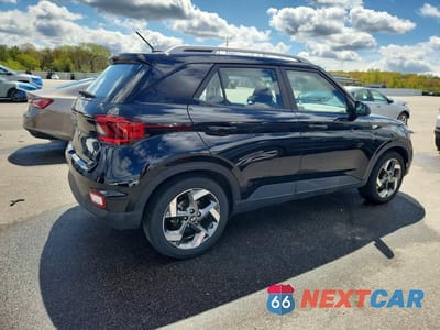 Trzecie zdjęcie samochodu z tyłu: 2025 HYUNDAI VENUE SEL VIN:KMHRC8A35SU384189 - miniatura