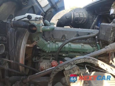 Zdjęcie 7 z 10 samochodu: 2014 VOLVO VNL SEMI TRUCK VIN:4V4N99EH6EN174314 - miniatura