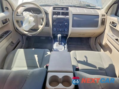 Zdjęcie 8 z 13 samochodu: 2011 FORD ESCAPE XLS VIN:1FMCU0C72BKC40440 - miniatura