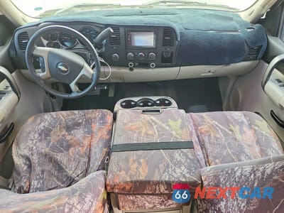 Zdjęcie 8 z 12 samochodu: 2007 CHEVROLET SILVERADO K1500 CREW CAB VIN:2GCEK13MX71525909 - miniatura
