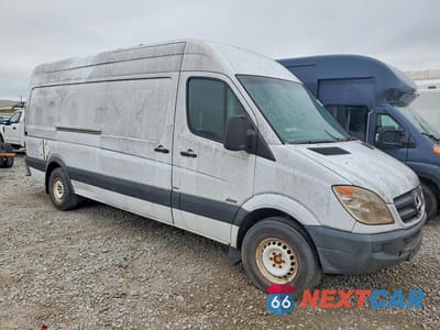 Czwarte zdjęcie samochodu z boku: 2012 MERCEDES BENZ SPRINTER 2500 DELIVERY VAN VIN:WD3PE8CB6C5693007 - miniatura