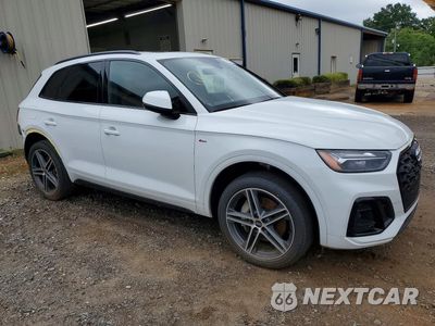 Czwarte zdjęcie samochodu z boku: 2023 AUDI Q5 E PREMIUM PLUS 55 VIN:WA1E2AFY1P2026330 - miniatura