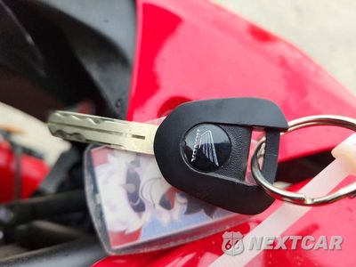 Zdjęcie 8 z 10 samochodu: 2025 HONDA CBR500 RA VIN:MLHPC7050S5101794 - miniatura