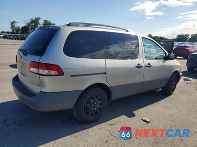 Trzecie zdjęcie samochodu z tyłu: 2001 TOYOTA SIENNA LE VIN:4T3ZF13C61U361571 - miniatura