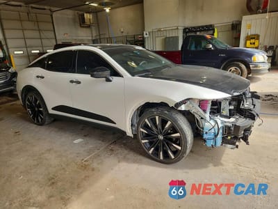 Czwarte zdjęcie samochodu z boku: 2024 TOYOTA CROWN PLATINUM VIN:JTDAFAAF9R3005270 - miniatura