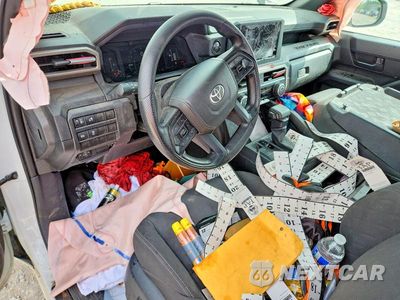 Zdjęcie 8 z 13 samochodu: 2025 TOYOTA TACOMA SR VIN:3TYJDAHN3ST027115 - miniatura