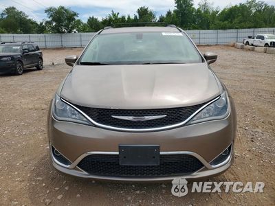 Piąte zdjęcie samochodu w środku: 2017 CHRYSLER PACIFICA TOURING L VIN:2C4RC1BG5HR683135 - miniatura