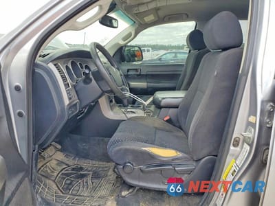Zdjęcie 7 z 13 samochodu: 2013 TOYOTA TUNDRA CREWMAX SR5 VIN:5TFEM5F16DX055413 - miniatura