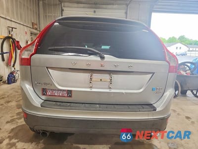 Zdjęcie 6 z 14 samochodu: 2011 VOLVO XC60 T6 VIN:YV4902DZ8B2135565 - miniatura