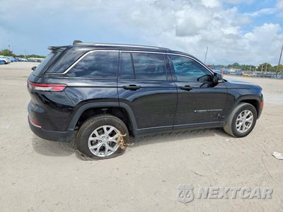 Trzecie zdjęcie samochodu z tyłu: 2023 JEEP GRAND CHEROKEE LIMITED VIN:1C4RJGBG5PC648000 - miniatura