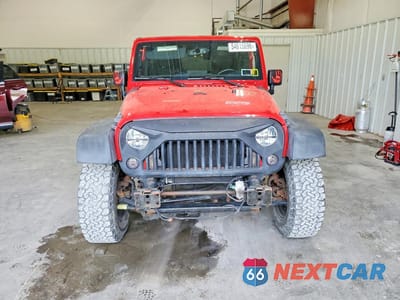 Piąte zdjęcie samochodu w środku: 2017 JEEP WRANGLER UNLIMITED SPORT VIN:1C4BJWDG9HL680538 - miniatura