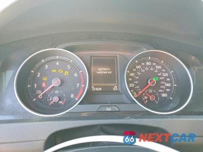 Zdjęcie 9 z 12 samochodu: 2015 VOLKSWAGEN GTI VIN:3VW4T7AU8FM051557 - miniatura