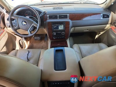 Zdjęcie 8 z 13 samochodu: 2011 CHEVROLET TAHOE VIN:1GNSKCE03BR134617 - miniatura