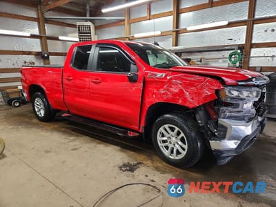 Czwarte zdjęcie samochodu z boku: 2020 CHEVROLET SILVERADO K1500 LT VIN:1GCRYDED7LZ262990 - miniatura