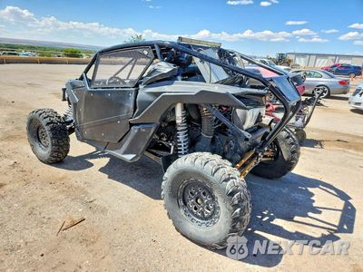 Trzecie zdjęcie samochodu z tyłu: 2017 CAN-AM MAVERICK X3 UTILITY VEHICLE VIN:3JBVXAW20HK001849 - miniatura
