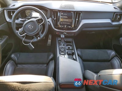 Zdjęcie 8 z 12 samochodu: 2019 VOLVO XC60 T6 R-DESIGN VIN:YV4A22RM7K1353054 - miniatura