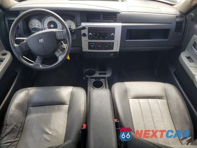 Zdjęcie 8 z 12 samochodu: 2008 DODGE DAKOTA QUAD LARAMIE VIN:1D7HW58N98S599551 - miniatura