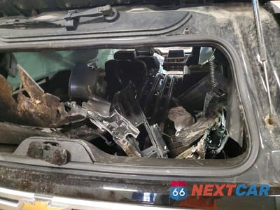 Zdjęcie 13 z 14 samochodu: 2023 CHEVROLET SUBURBAN K1500 HIGH COUNTRY VIN:1GNSKGKL8PR411002 - miniatura