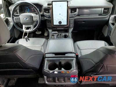 Zdjęcie 8 z 12 samochodu: 2022 FORD F150 LIGHTNING PRO VIN:1FT6W1EVXNWG10821 - miniatura