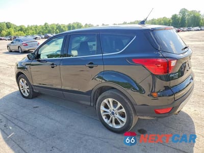 Drugie zdjęcie samochodu z przodu: 2019 FORD ESCAPE SE VIN:1FMCU9GDXKUC49072 - miniatura