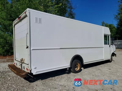 Trzecie zdjęcie samochodu z tyłu: 2012 FORD E450 DELIVERY TRUCK VIN:1FC4E4KLXCDA60933 - miniatura