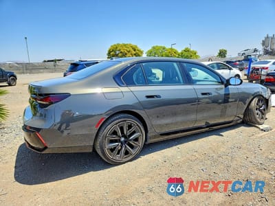 Trzecie zdjęcie samochodu z tyłu: 2024 BMW I7 XDRIVE60 VIN:WBY53EJ03RCS55650 - miniatura