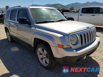 Czwarte zdjęcie samochodu z boku: 2013 JEEP PATRIOT LATITUDE VIN:1C4NJPFA4DD116506 - miniatura