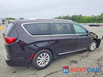 Trzecie zdjęcie samochodu z tyłu: 2018 CHRYSLER PACIFICA TOURING L VIN:2C4RC1BG8JR124149 - miniatura