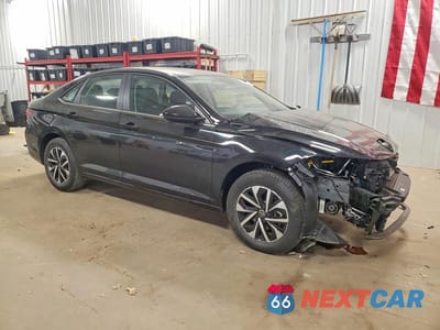 Czwarte zdjęcie samochodu z boku: 2026 VOLKSWAGEN JETTA S VIN:3VW5W7BU5TM031577 - miniatura