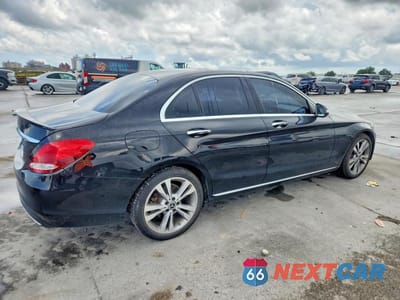Trzecie zdjęcie samochodu z tyłu: 2018 MERCEDES-BENZ C 300 VIN:55SWF4JBXJU244322 - miniatura