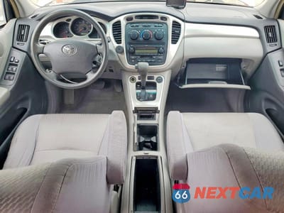 Zdjęcie 8 z 13 samochodu: 2005 TOYOTA HIGHLANDER BASE VIN:JTEGD21AX50126701 - miniatura