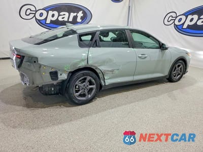 Trzecie zdjęcie samochodu z tyłu: 2025 KIA K4 LXS VIN:3KPFT4DE7SE099148 - miniatura