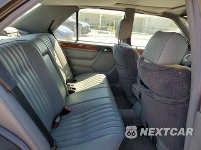 Zdjęcie 10 z 12 samochodu: 1993 MERCEDES-BENZ 300 E 2.8 VIN:WDBEA28E5PB998657 - miniatura