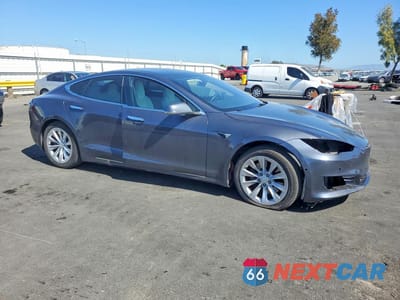 Czwarte zdjęcie samochodu z boku: 2019 TESLA MODEL S VIN:5YJSA1E27KF304372 - miniatura