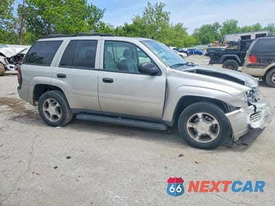Czwarte zdjęcie samochodu z boku: 2007 CHEVROLET TRAILBLAZER LS VIN:1GNDS13S572273908 - miniatura