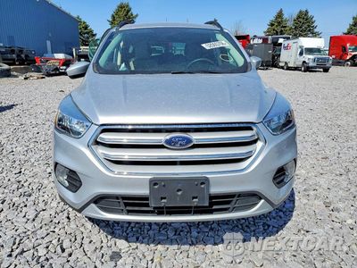 Piąte zdjęcie samochodu w środku: 2018 FORD ESCAPE SE VIN:1FMCU9GD2JUA84861 - miniatura