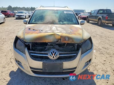 Piąte zdjęcie samochodu w środku: 2009 VOLKSWAGEN TIGUAN S VIN:WVGAV75N39W526826 - miniatura