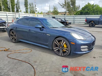 Czwarte zdjęcie samochodu z boku: 2011 PORSCHE PANAMERA 2 VIN:WP0AA2A7XBL011680 - miniatura