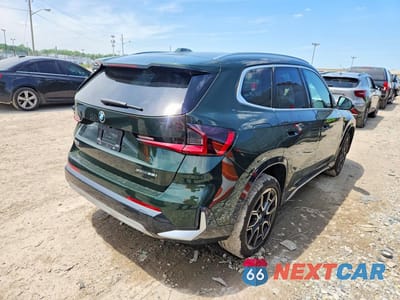 Trzecie zdjęcie samochodu z tyłu: 2023 BMW X1 XDRIVE28I VIN:WBX73EF08P5X99648 - miniatura
