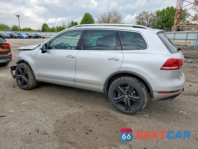 Drugie zdjęcie samochodu z przodu: 2017 VOLKSWAGEN TOUAREG WOLFSBURG VIN:WVGRF7BP1HD000646 - miniatura