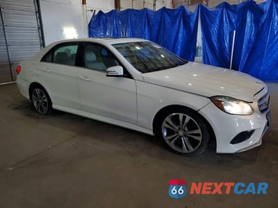 Czwarte zdjęcie samochodu z boku: 2016 MERCEDES-BENZ E 350 4MATIC VIN:WDDHF8JB6GB277031 - miniatura
