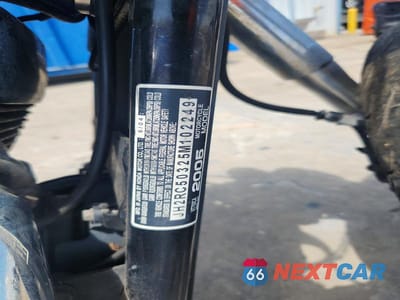 Zdjęcie 9 z 9 samochodu: 2005 HONDA VT750 CA VIN:JH2RC50325M102249 - miniatura