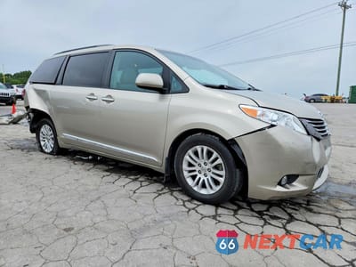 Czwarte zdjęcie samochodu z boku: 2017 TOYOTA SIENNA XLE PREMIUM 8-PASSENGER VIN:5TDYZ3DC0HS771114 - miniatura