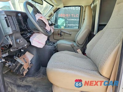 Zdjęcie 7 z 14 samochodu: 2017 CHEV EXPRESS G4500 VIN:1HA6GUCG9HN001857 - miniatura