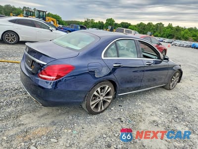 Trzecie zdjęcie samochodu z tyłu: 2016 MERCEDES-BENZ C 300 VIN:55SWF4JB6GU164069 - miniatura
