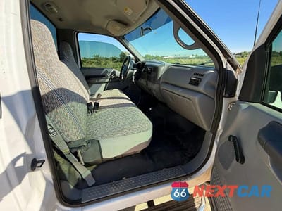 Piąte zdjęcie samochodu w środku: 2002 FORD F250 SUPER DUTY VIN:1FTNF20L72EC88180 - miniatura