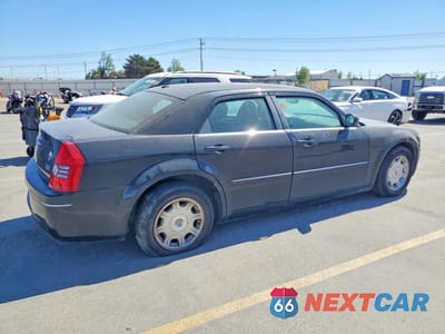 Trzecie zdjęcie samochodu z tyłu: 2009 CHRYSLER 300 TOURING VIN:2C3LA53V49H564259 - miniatura