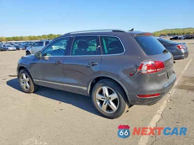 Drugie zdjęcie samochodu z przodu: 2011 VOLKSWAGEN TOUAREG V6 VIN:WVGFF9BP5BD006746 - miniatura