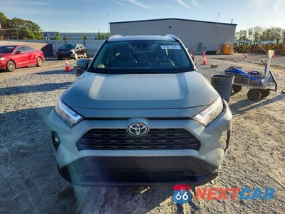 Piąte zdjęcie samochodu w środku: 2023 TOYOTA RAV4 XLE PREMIUM VIN:JTMB6RFV0PD103470 - miniatura